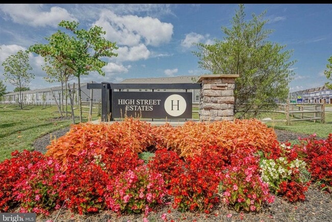 Building Photo - 321 Mazzeo Dr