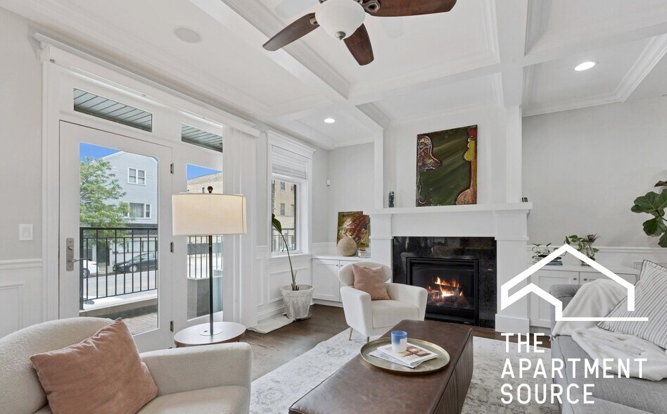 Building Photo - 1324 W Grand Ave