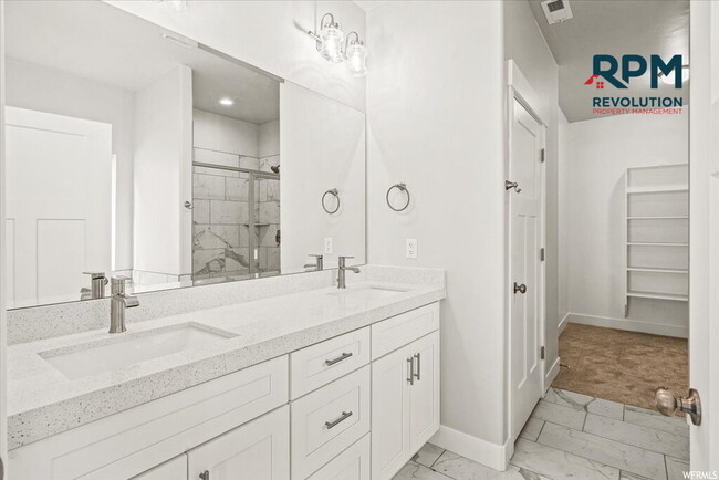 Building Photo - Charming 3-Bedroom Haven with 2 Baths and ...