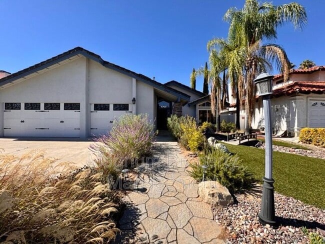 Building Photo - 25483 Blackthorne Dr