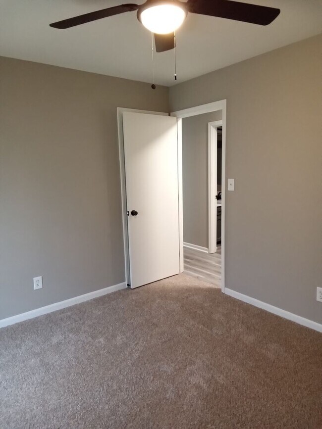 Building Photo - Coming soon! Newly Renovated SF in Liberty