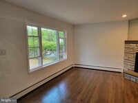 Building Photo - 1639 Perkins Ln