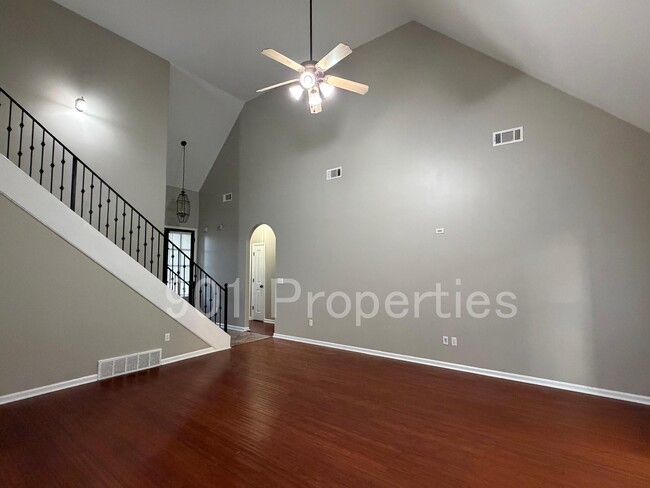 Building Photo - 3777 Pavilion Cir