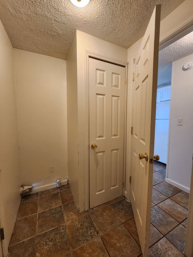 Building Photo - Available Now! 124 Littleton-Midway Park