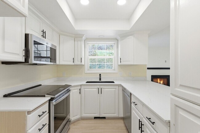 Building Photo - 1041 W Grindelwald Ct