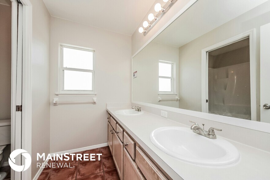Building Photo - 13247 Canna Lily Dr