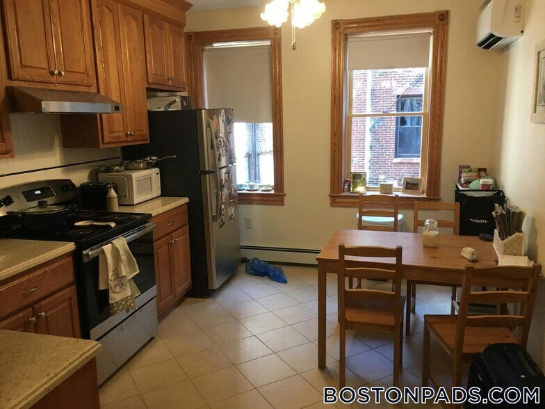 Building Photo - 46 Garden St