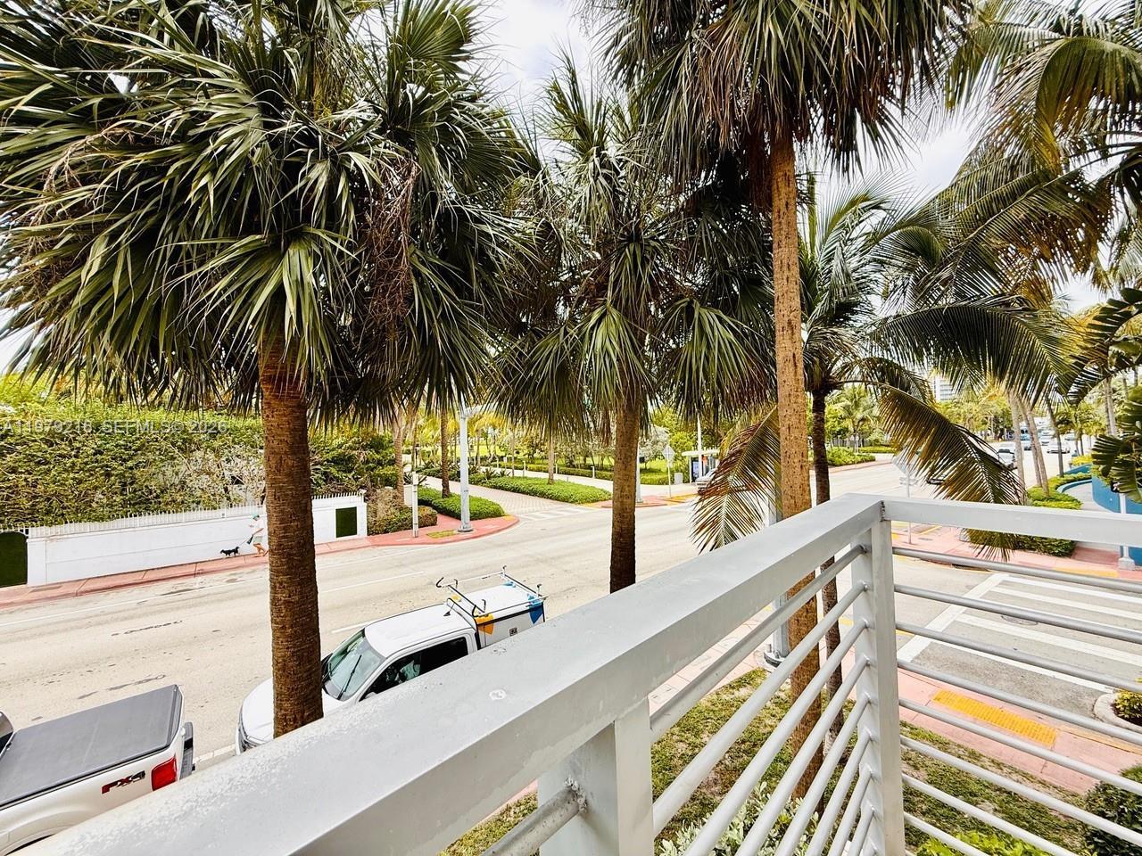 Building Photo - 7700 Collins Ave