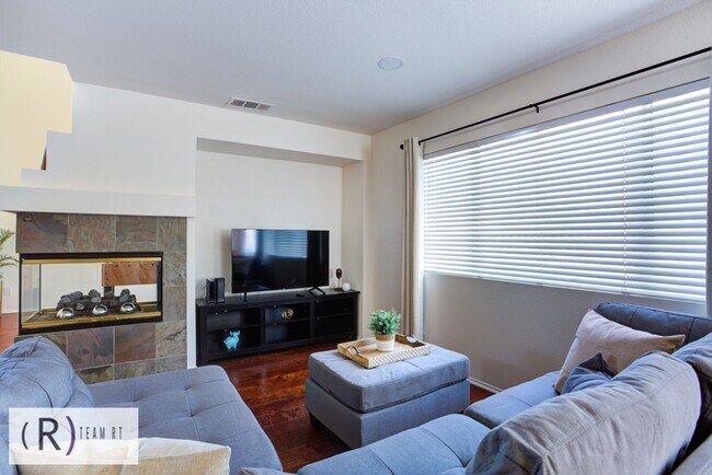 Building Photo - A Bright and Cozy Home with 3 Bedroom and 2 Bathroom with a Loft