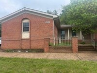 Building Photo - 420 Hillandale Ave