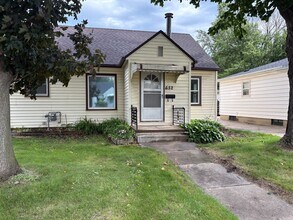 Building Photo - 3 Bedroom 1 Bathroom Single Family Home
