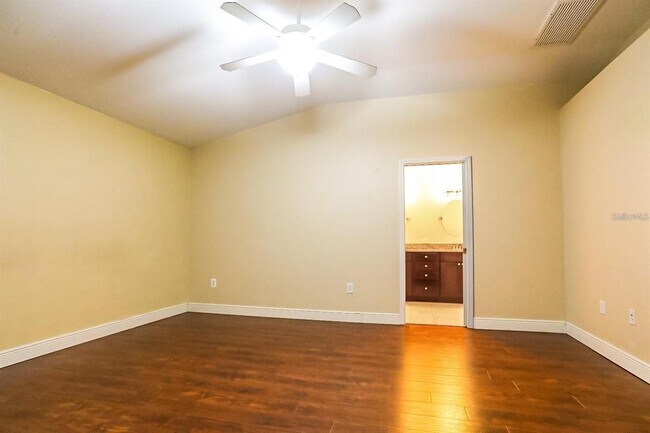 Building Photo - 3837 Lockridge Dr