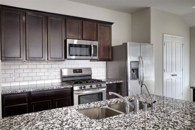 Building Photo - 707 Desert Pea Ln