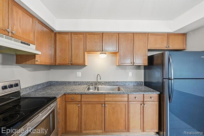 Building Photo - 29792 City Center Dr