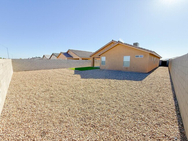 Building Photo - 4168 S Hinckley Dr