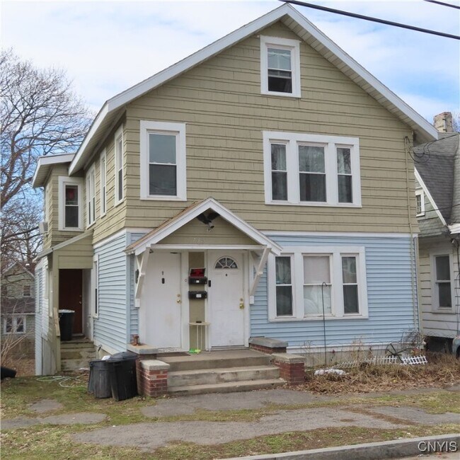 Primary Photo - 735 N Alvord St