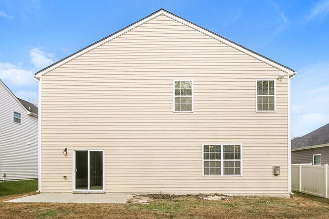 Building Photo - 6113 Watsonia Dr