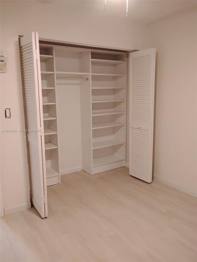 Building Photo - 1760 Bayberry Dr