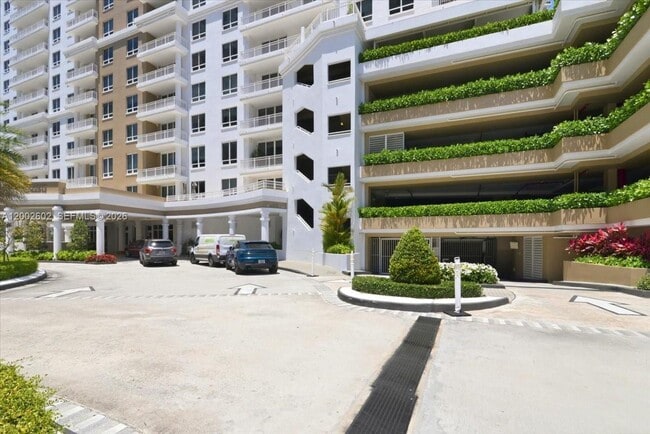 Building Photo - 801 Brickell Key Blvd