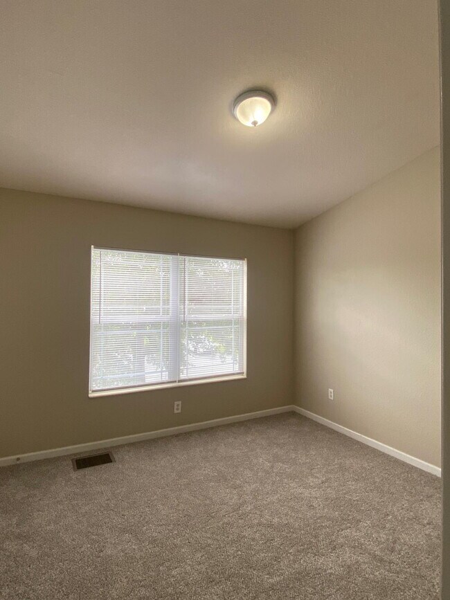 Building Photo - NEWLY UPGRADED 2BD/2.5 BATH TOWNHOME IN THE EXCLUSIVE WYNCHASE COMMUNITY!!