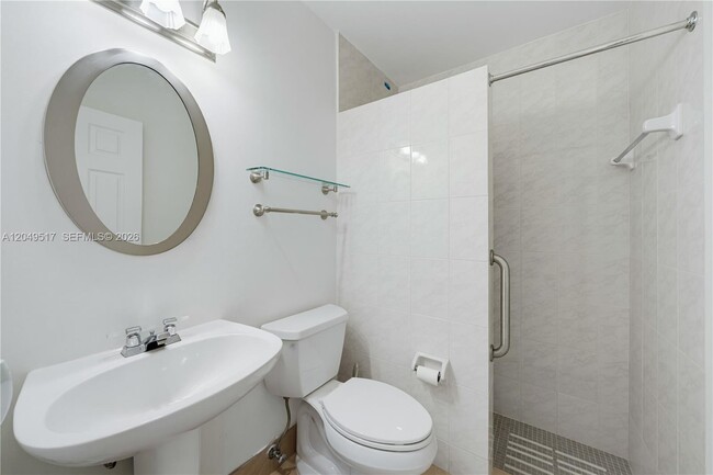 Building Photo - 14601 Pompano Dr