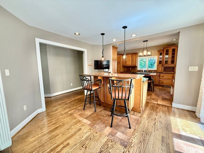 Building Photo - 309 Bullrun Valley Dr
