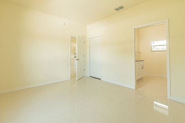 Building Photo - 3BR/2BA Home with 1-Car Garage in Prime SW Lehigh Acres – Brand New Construction