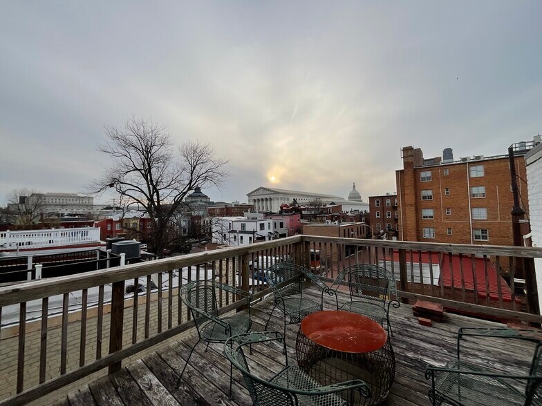 Building Photo - 120 3rd St NE