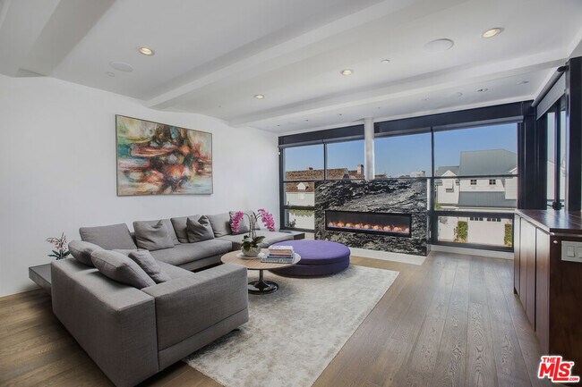 Building Photo - 2105 E Balboa Blvd