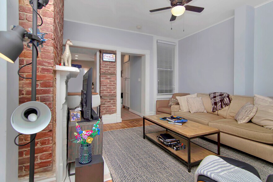 Building Photo - 452 42nd St