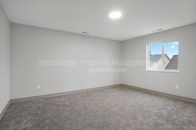 Building Photo - 1603 N Manifold Ln