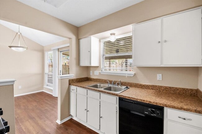 Building Photo - 1026 Melford Ave