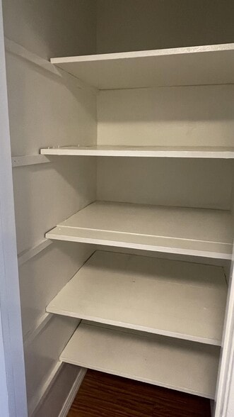 Building Photo - 2477 Silver Lake Blvd