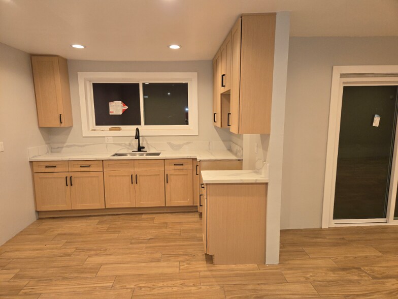 Building Photo - 14700 Hubbard St