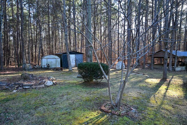 Building Photo - Stunning 3BR / 3BA Home on 2.48 Acres – Hillsborough, NC