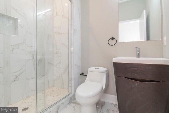 Building Photo - 1206 N 24th St