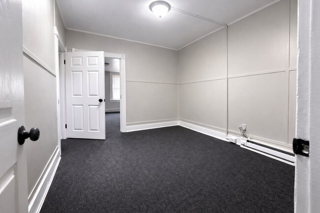 Building Photo - Three Bedroom Home In Baltimore City