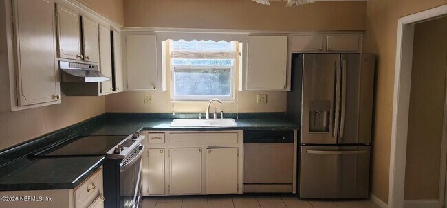 Building Photo - 25 Versaggi Dr