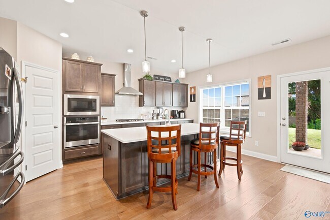 Building Photo - 175 Slade Thomas Dr