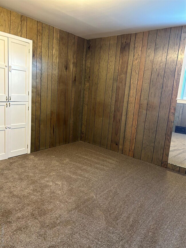 Building Photo - 125 W Hoffman Ave