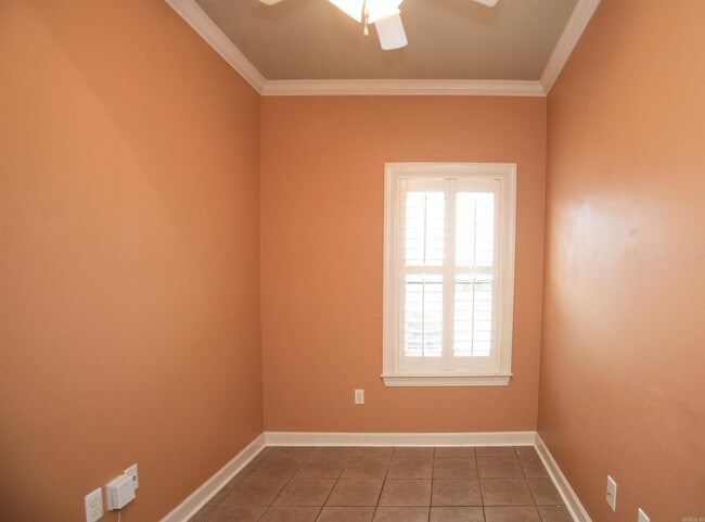 Building Photo - 2601 Sweetgrass Dr