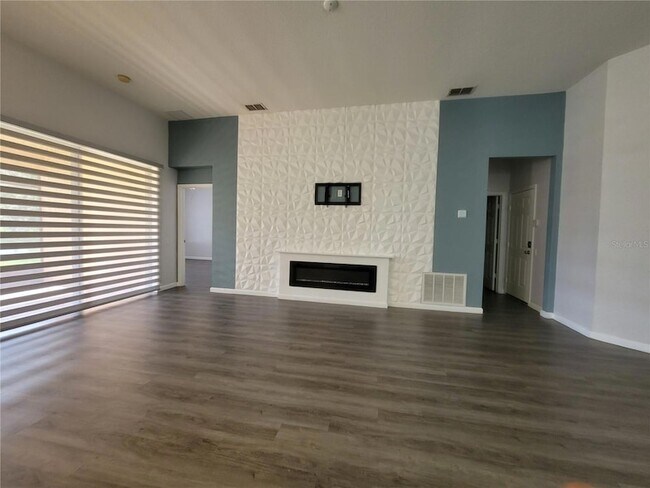Building Photo - 2219 Granger Ave