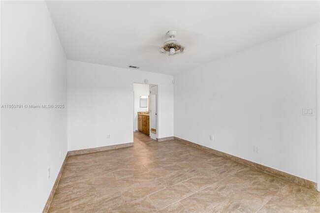 Building Photo - 1303 S Liberty Ave