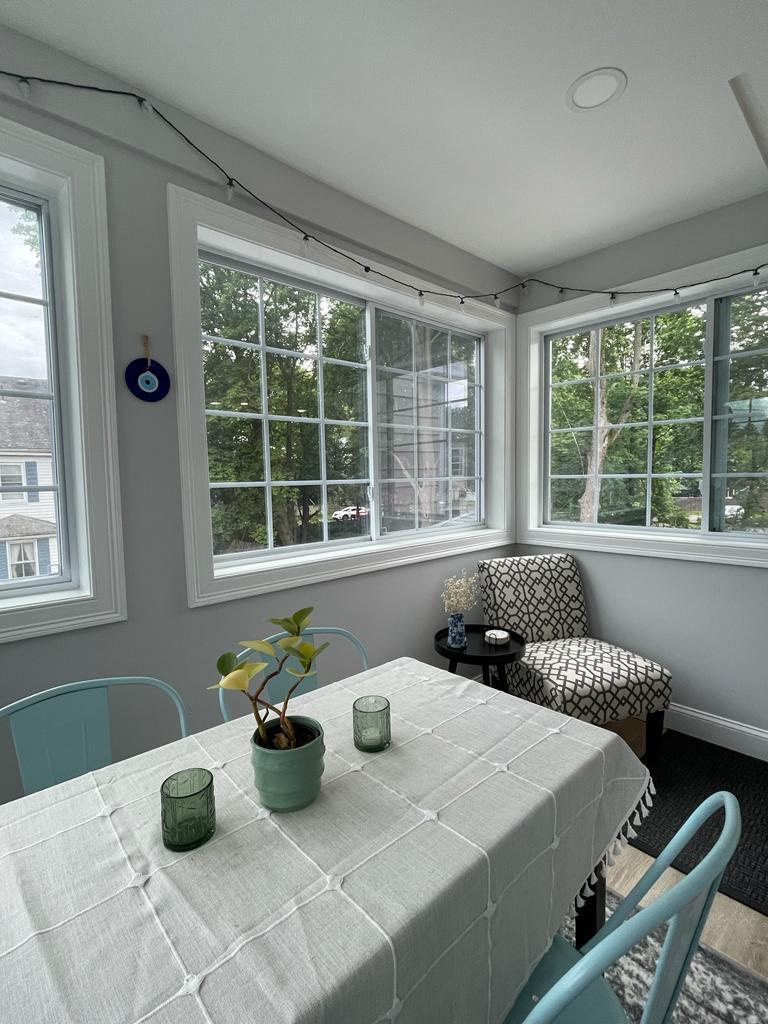 Sunroom - 15 River St