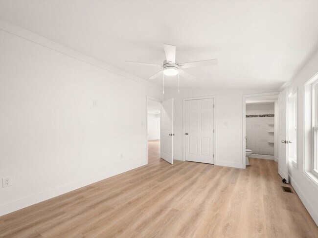 Building Photo - 36999 Blue Bill Dr