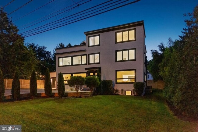 Building Photo - 5805 Massachusetts Ave