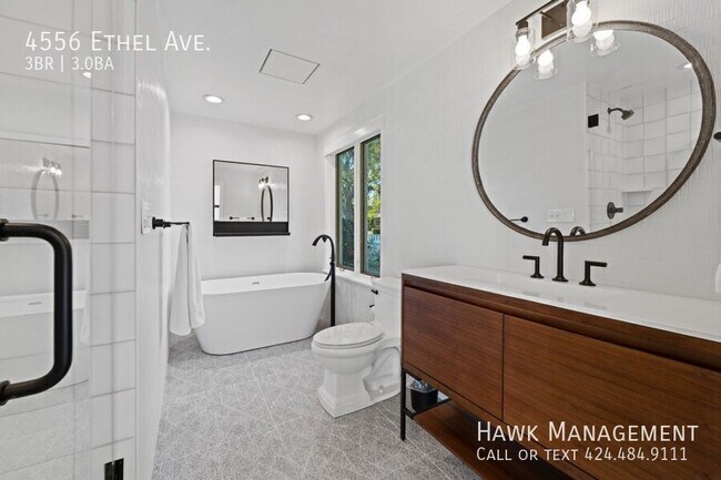 Building Photo - 4556 Ethel Ave