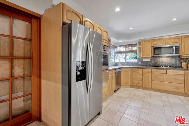 Building Photo - 15511 Woodcrest Dr