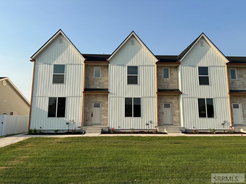 Primary Photo - 1266 Wright Ave