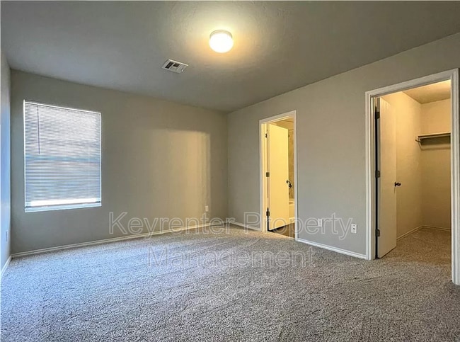 Building Photo - 3516 SE 94th St